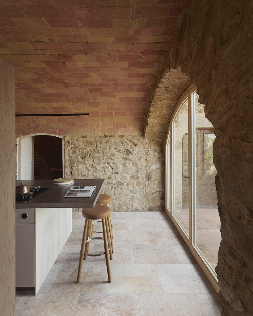 classtile_castlestone_6.jpg